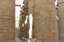 En route pour Louxor : Vallée de Rois, temples de Medinet Habou et de Karnac, colosses de Memnon - Nuit à Louxor