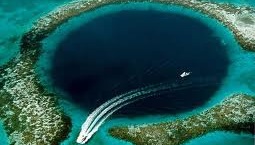 Photo aérienne d'un site de plongée du Belize