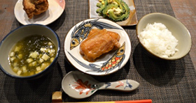 Repas japonais composé de 5 bols