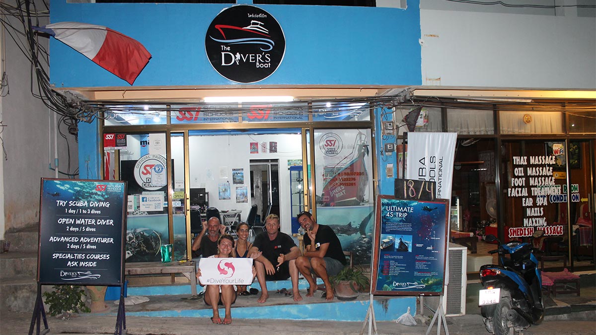Centre de plongée The divers boat en Thailande
