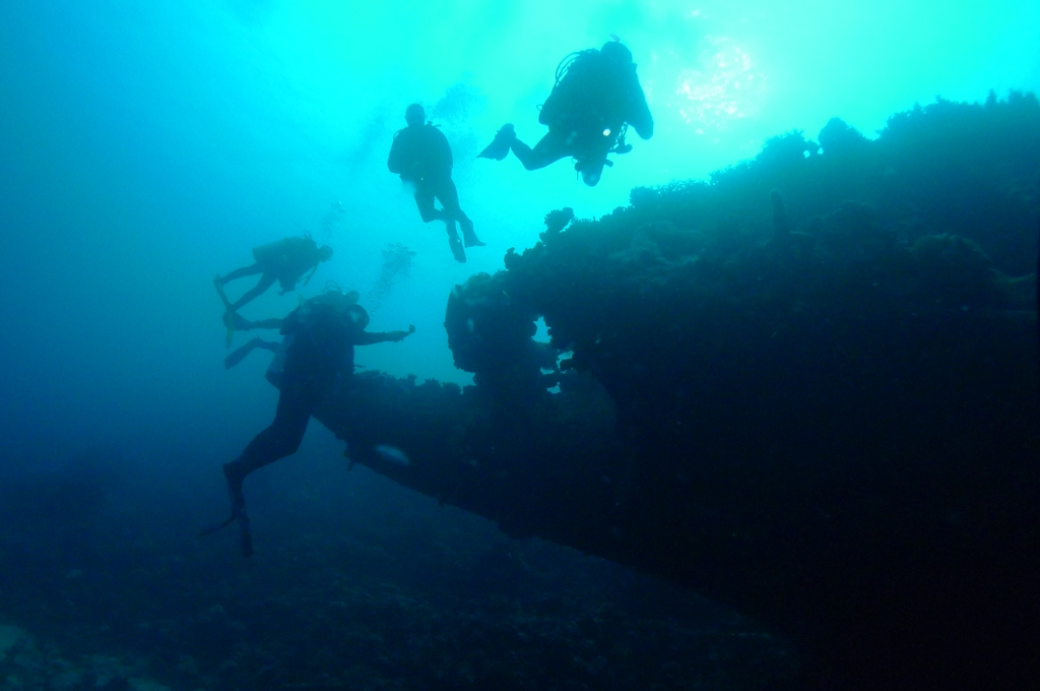 Stop à Abus Nuhas ou le récif aux épaves.