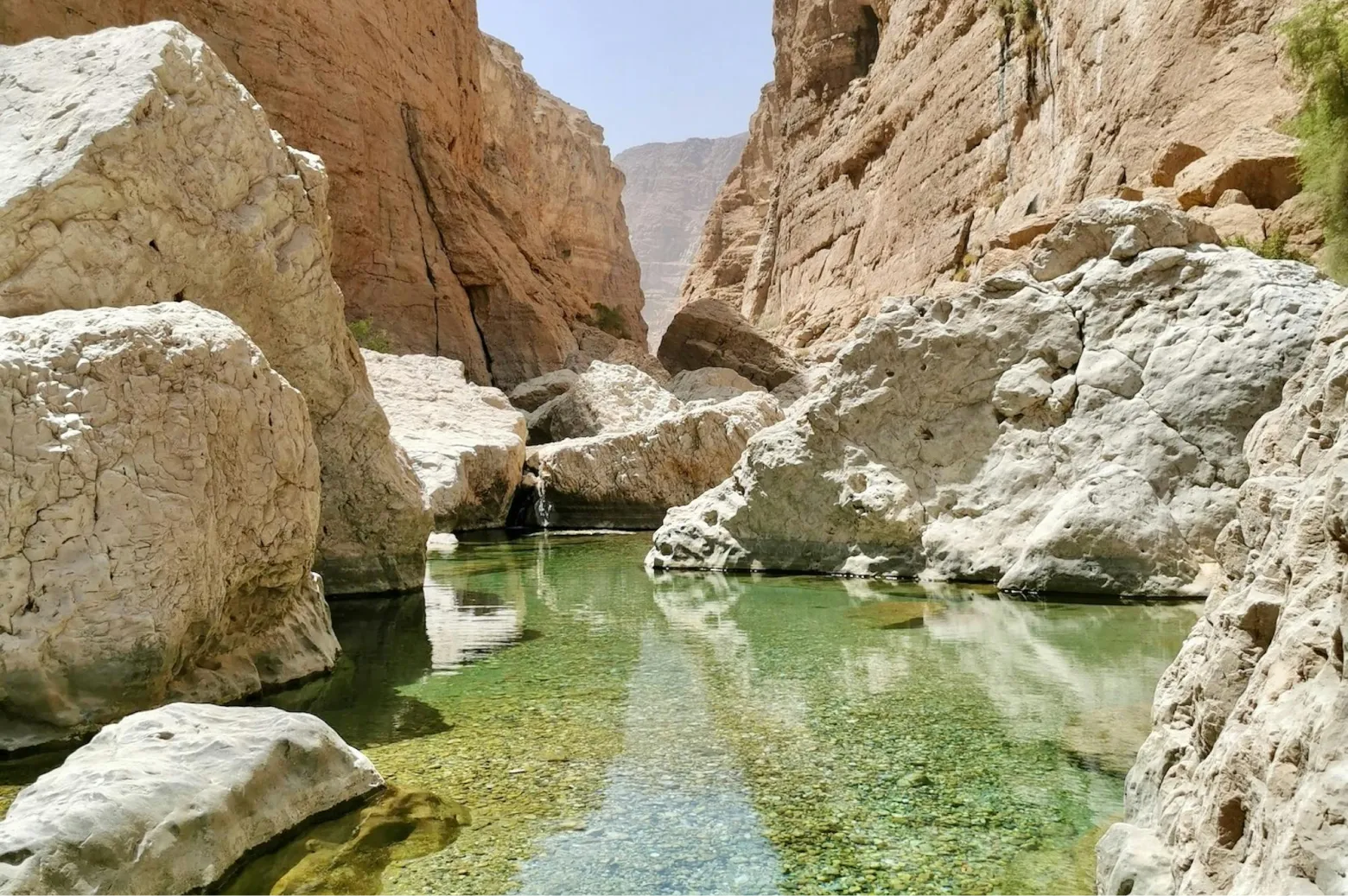 Wadi Tiwi et nuit dans le désert de Wahiba Sands